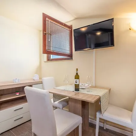 Studio Zeljka With Sea View Poreč